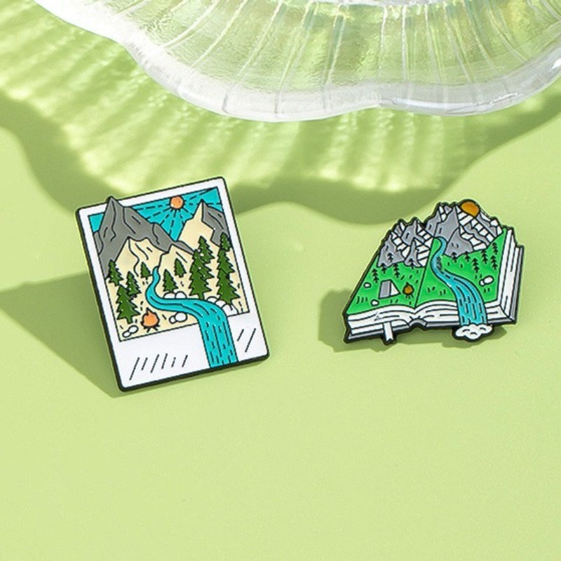 Adventure-Themed Enamel Pins:  - Outdoor Adventure Friends 评论和价格