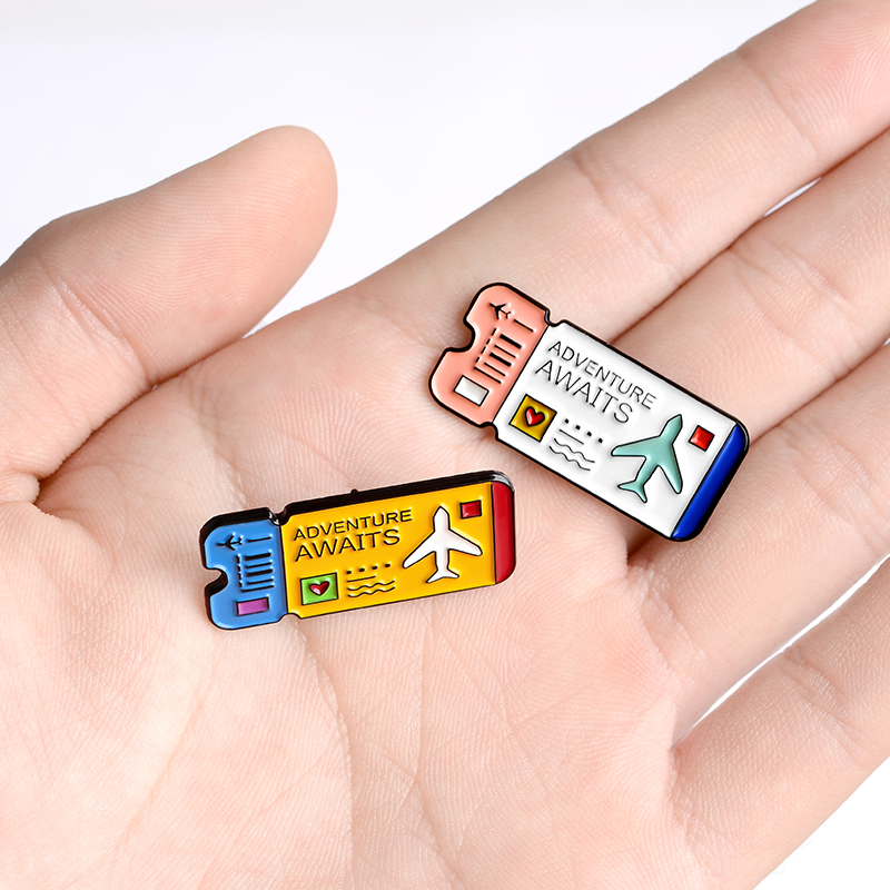 Air Tickets Enamel Pin Custom  - Outdoor Adventure Friends 评论和价格