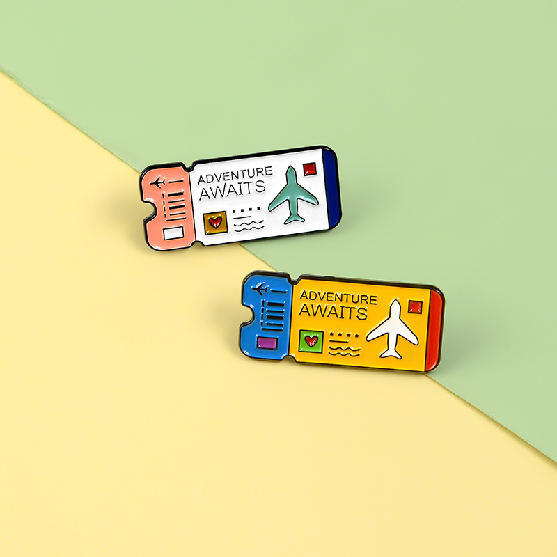 Adventure Awaits Enamel Pin Ai - Outdoor Adventure Friends 评论和价格