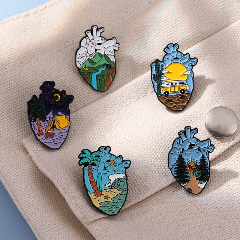 Adventure Heart Enamel Pins De - Outdoor Adventure Friends 评论和价格