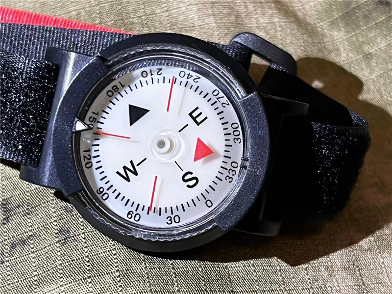 Hiking Camping Strap Compass M - Outdoor Adventure Guide 评论和价格