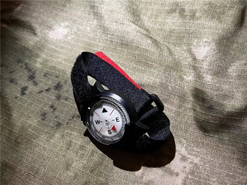 Hiking Camping Strap Compass M - Outdoor Adventure Guide 评论和价格
